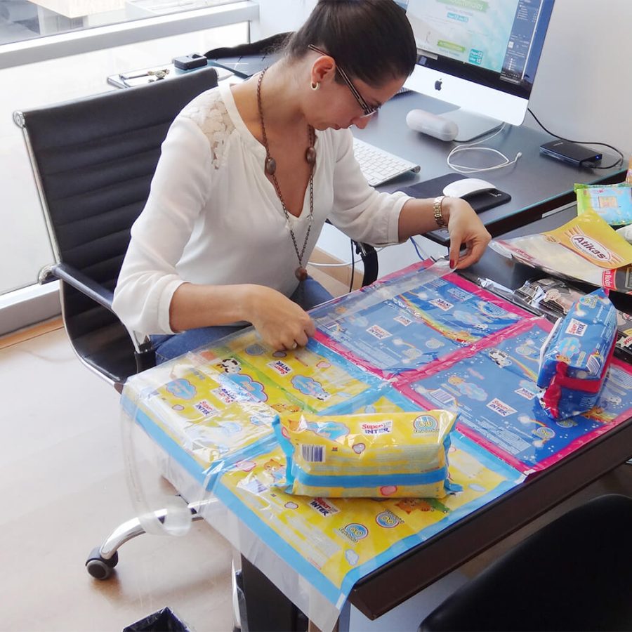 Diseñadora gráfica de empaques y etiquetas